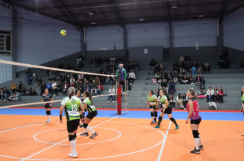 Foto - CAMPEONATO MUNICIPAL DE VÔLEI FEMININO 
