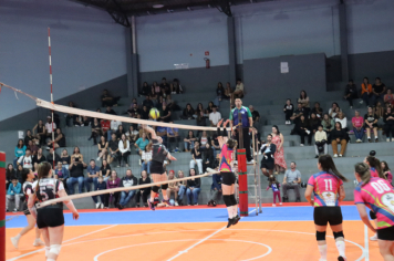 Foto - CAMPEONATO MUNICIPAL DE VÔLEI FEMININO 