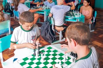 Xadrez nas Escolas: Desenvolvendo mentes pensantes e habilidades para a vida!!