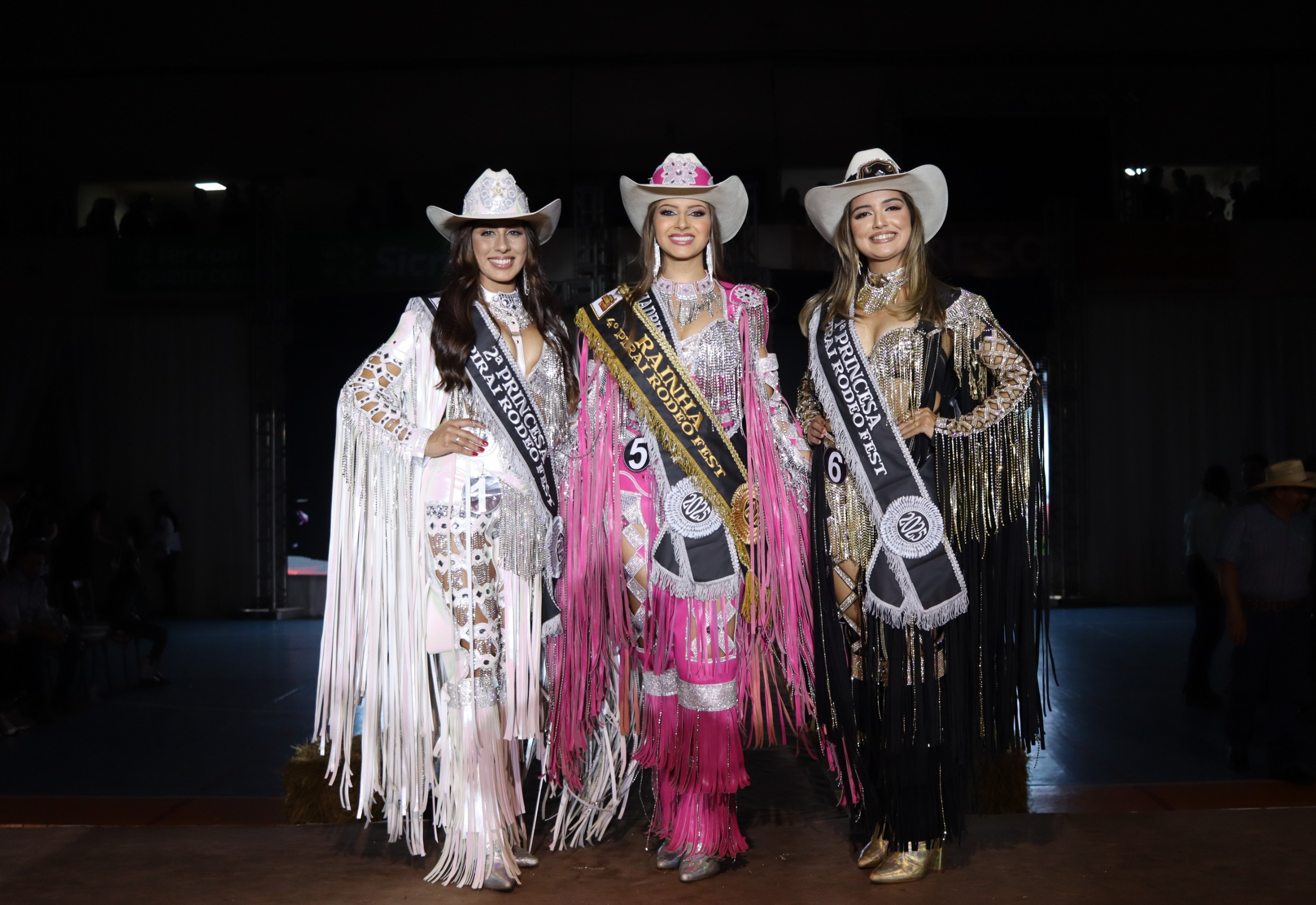 Rainha e Princesas do 4º Piraí Rodeo Fest são eleitas em noite de brilho e beleza